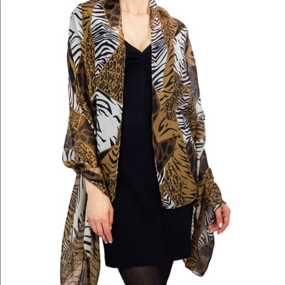 Jessica McClintock Other - Animal print patchwork kimono wrap/cover up
